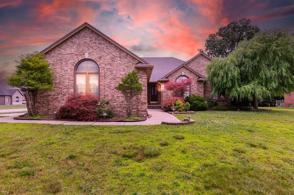 Buckthorn Ct, Sterling Heights, MI 48314
