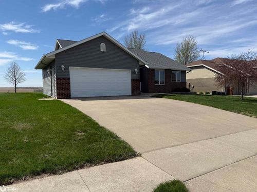 521 Summit Dr, Carroll, IA, 51401-3295 | Card Image