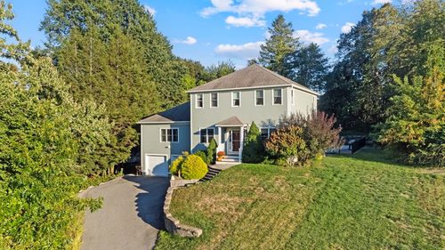 4 Woodsom Dr, Amesbury, MA, 01913-1430 | Card Image