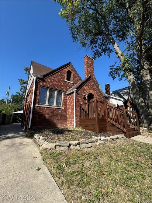 5215 Buckingham Ave, Detroit, MI, 48224-3252 | Card Image