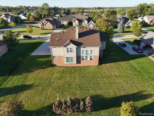 27299 Jessica Ln, Brownstown Twp, MI, 48134-0716 | Card Image