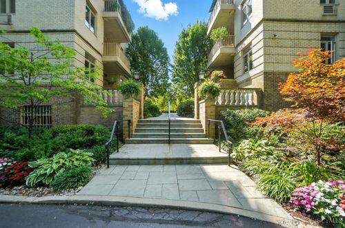 2376 Madison Ln, Cincinnati, OH, 45208 | Card Image