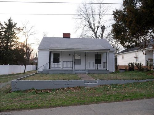 3920 Leo St, Winston-Salem, NC, 27105-3619 | Card Image