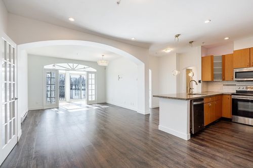 211-33485 S Fraser Way, Abbotsford, BC, V2S8P9 | Card Image