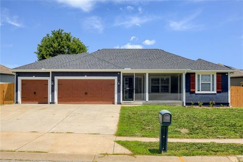 1904 Shirley Ct, Liberty, MO, 64068-3193 | Card Image