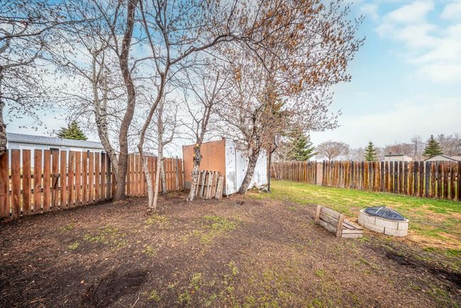 40 Hearthstone Dr, House other with 3 bedrooms, 2 bathrooms and 2 parking in Lacombe AB | Image 9