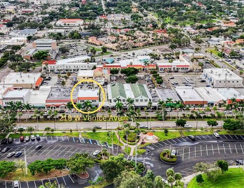 219 W Venice Ave, VENICE, FL, 34285-2050 | Card Image