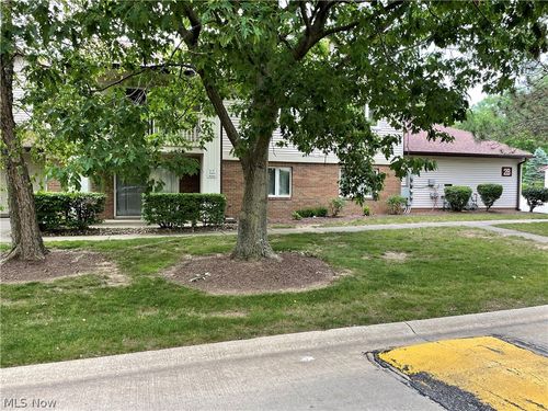 7087 Village Dr, Concord Township, OH, 44060-6505 | Card Image