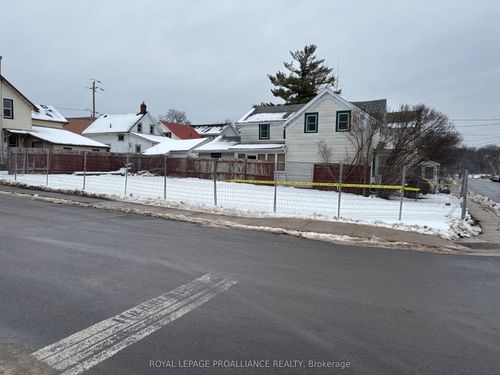 {{alt}} | Card Image