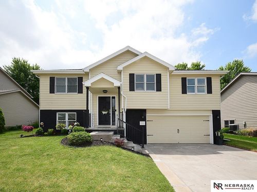 2231 Wesley Dr, Lincoln, NE, 68512-3705 | Card Image