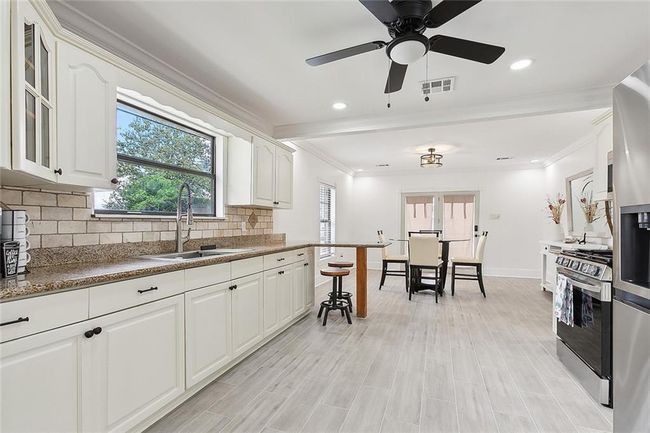 Beautifully renovated kitchen | Image 5
