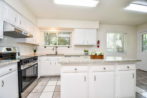 16823 Cobble Ridge Dr, Sugar Land, TX, 77498-1916 | Card Image