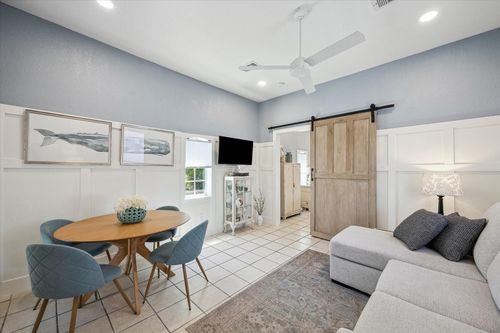 1211 12th St, Galveston, TX, 77550-6107 | Card Image
