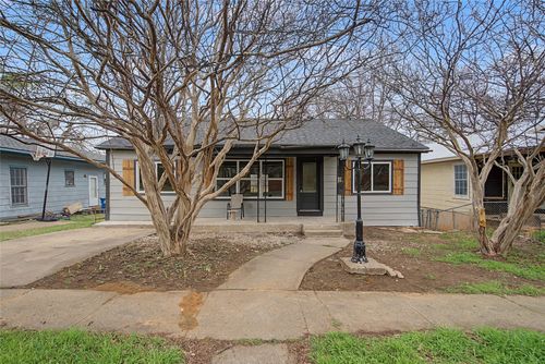 1411 W Gandy St, Denison, TX, 75020-3411 | Card Image
