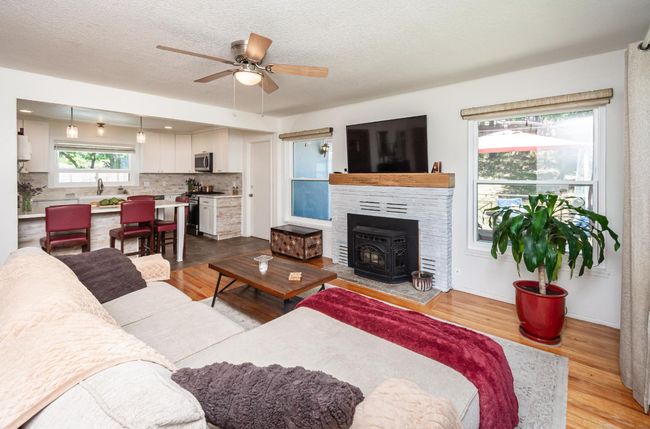 581 Crestview Dr, House other with 4 bedrooms, 1 bathrooms and null parking in Diamond Springs CA | Image 9