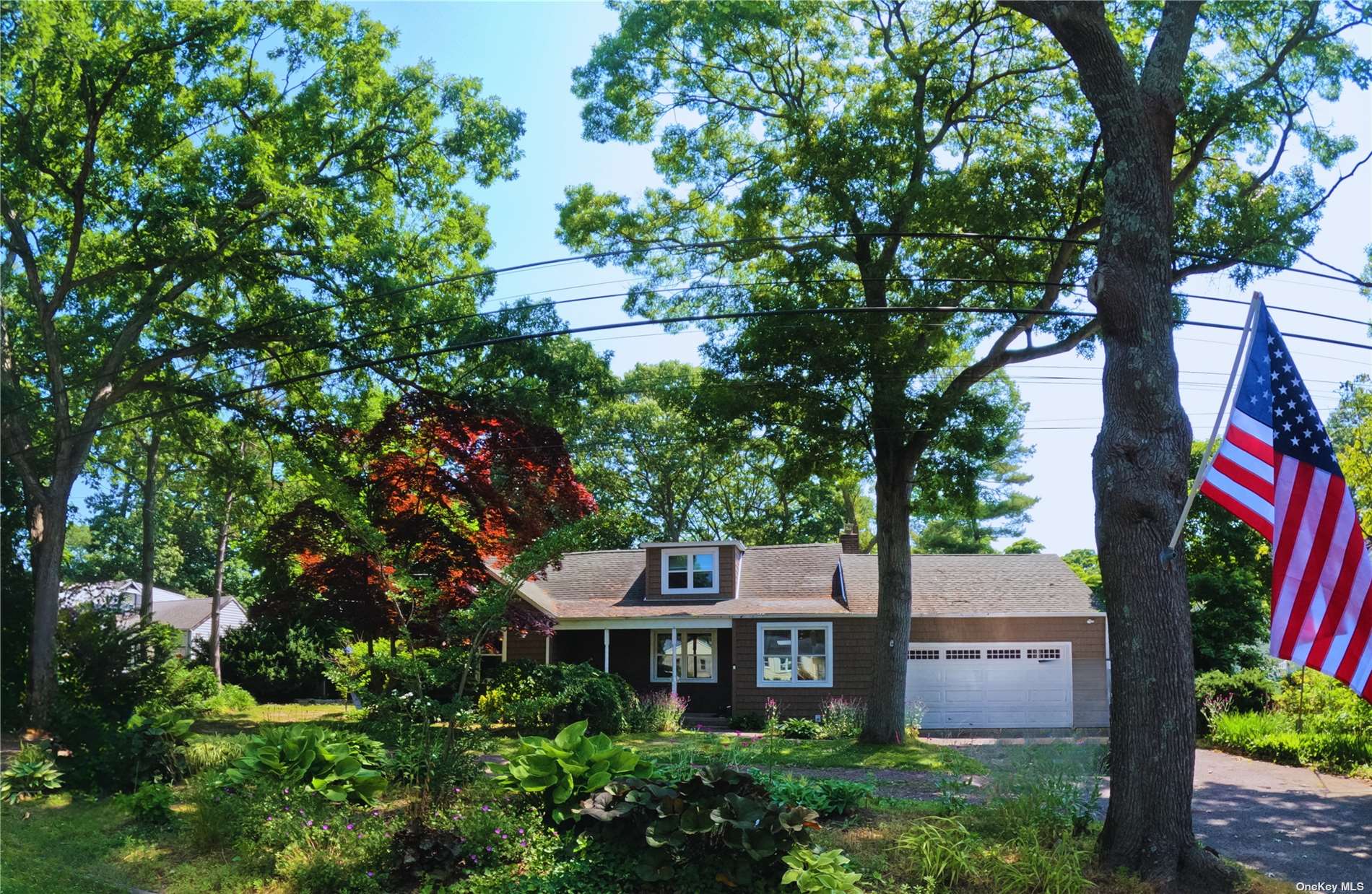 Ackerson Blvd, Brightwaters, NY 11718
