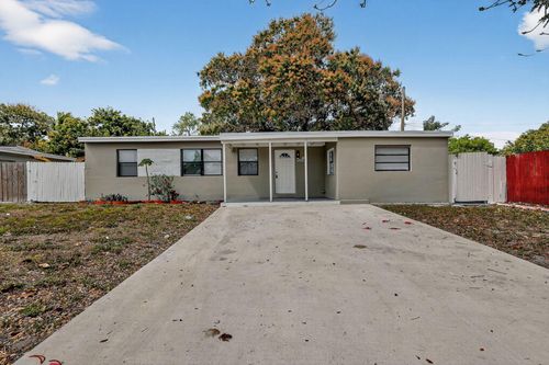 3600 Sw 46th Ave, West Park, FL, 33023-5543 | Card Image