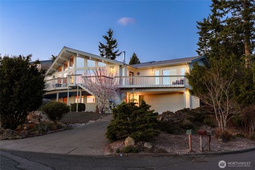 4402 Bryce Dr, Anacortes, WA, 98221-3232 | Card Image