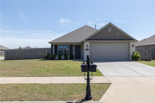 4405 W Anthem Dr, Fayetteville, AR, 72704-5060 | Card Image