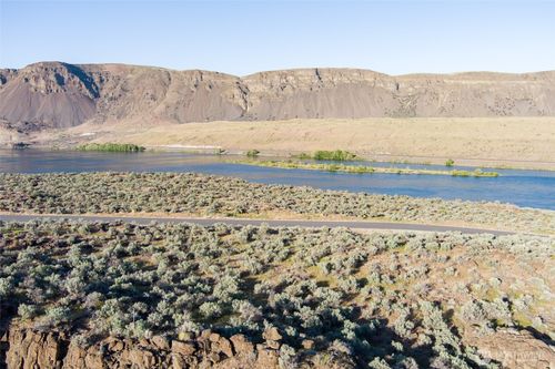 426 Ravens Home Lane, Malaga, WA, 98828 | Card Image