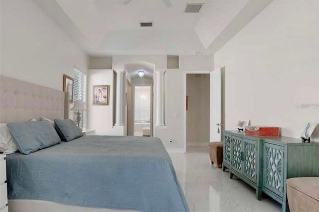 10310 Carroll Cove Pl, House other with 4 bedrooms, 4 bathrooms and null parking in Tampa FL | Image 33