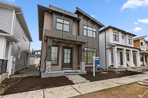 20540 76 Ave, Langley, BC, V2Y3S8 | Card Image