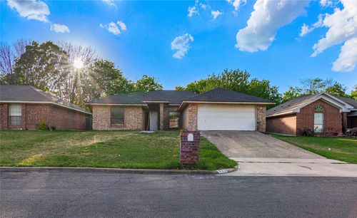 1923 Ramada Dr, Waco, TX, 76712-8432 | Card Image
