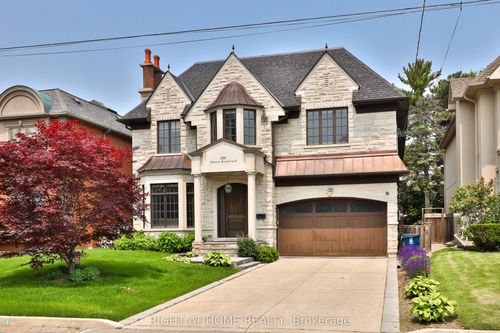 154 Munro Blvd, North York, ON, M2P1C8 | Card Image
