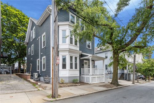 118 Pitman St, Providence, RI, 02906-5113 | Card Image