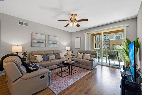 unit-311-49002 Cinnamon Fern Cmn, Fremont, CA, 94539-8432 | Card Image