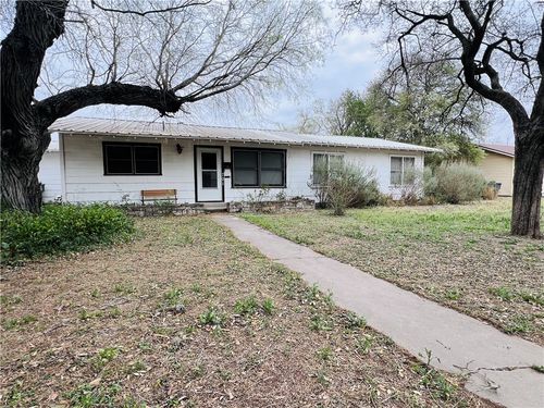 701 Lincoln St, Alice, TX, 78332-3642 | Card Image
