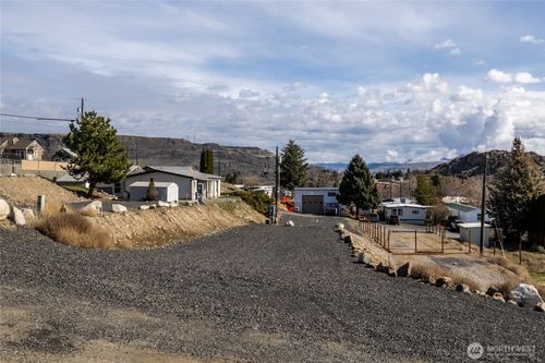 225 Lincoln, Electric City, WA, 99123-5151 | Card Image