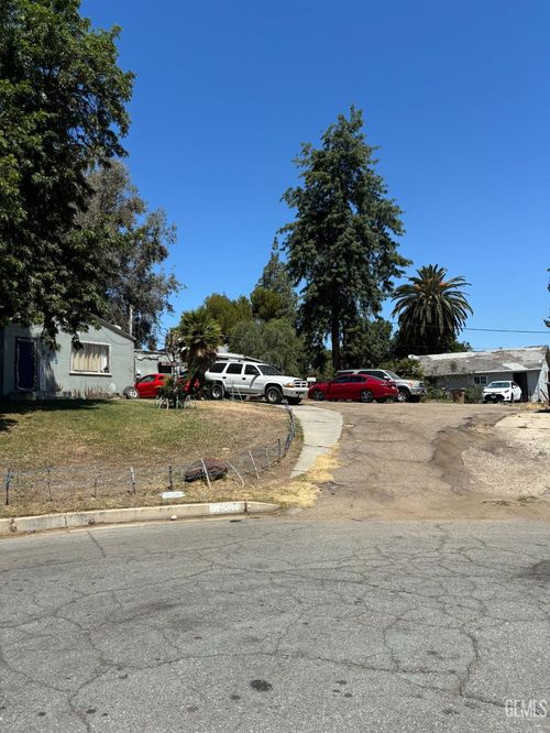 3622 Dalen Pl, Bakersfield, CA, 93309-1897 | Card Image