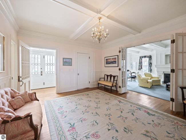 431 Michigan Ave, House other with 10 bedrooms, 7 bathrooms and null parking in Charlevoix MI | Image 5