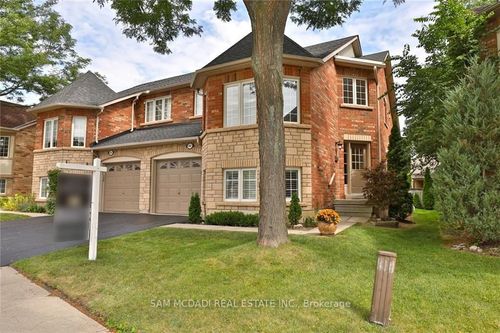 46-223 Rebecca St, Oakville, ON, L6K3Y2 | Card Image