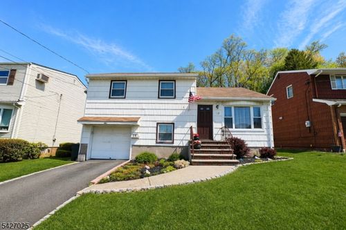16 Morse Pl, Belleville, NJ, 07109-1555 | Card Image