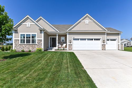 11469 W Meadowview Dr, Franklin, WI, 53132-2304 | Card Image