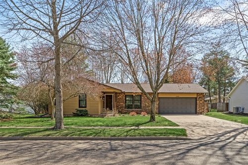 3445 Nimitz St, Eau Claire, WI, 54701-7200 | Card Image