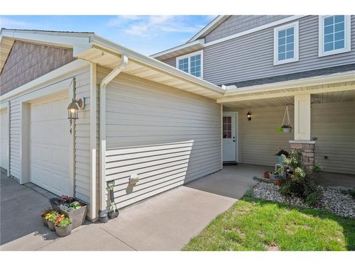 1794 Bennett St, River Falls, WI, 54022-4875 | Card Image