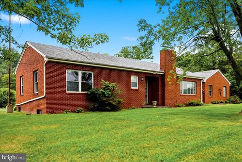 3044 N Frederick Pike, WINCHESTER, VA, 22603-3121 | Card Image