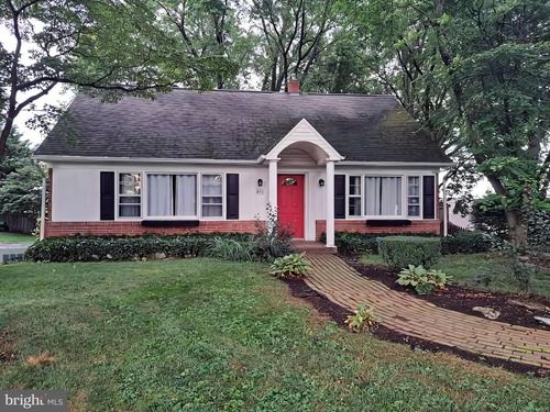 831 Park Hill Dr, MANHEIM, PA, 17545-2323 | Card Image