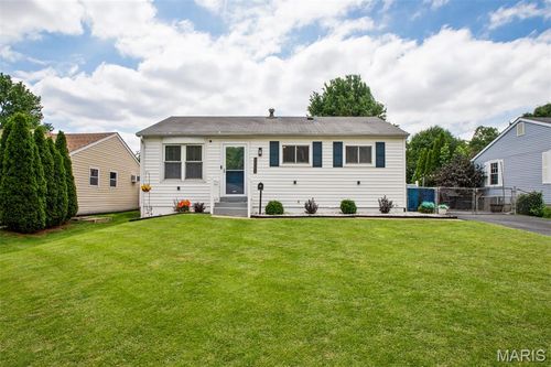 12093 Sunnycrest Place, Maryland Heights, MO, 63043 | Card Image