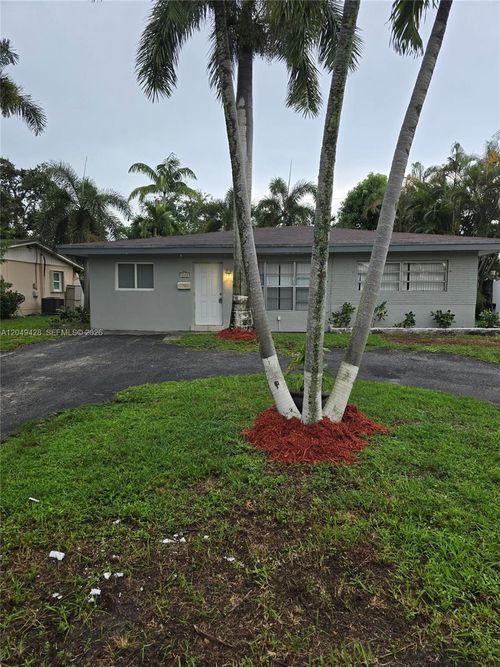 2111 N 57th Ter, Hollywood, FL, 33021-3822 | Card Image