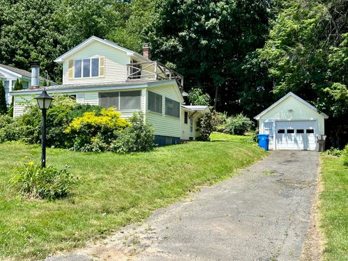 27 Donovan Ct, Bristol, CT, 06010-7104 | Card Image