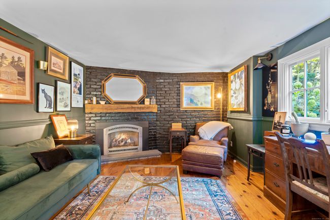321 Newtown Tpke, House other with 3 bedrooms, 4 bathrooms and 4 parking in Wilton CT | Image 6