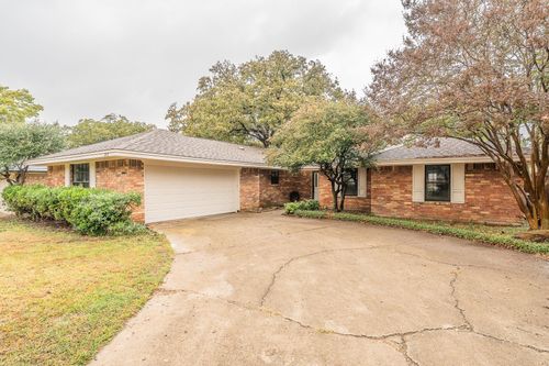 917 Bucknell Dr, Arlington, TX, 76012-5322 | Card Image