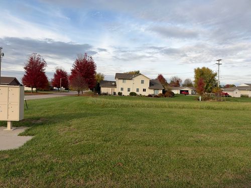 622 Marvin Ln, Preston, IA, 52069-8203 | Card Image