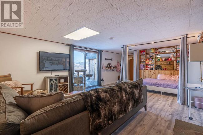 396 Gleneagles Dr, House other with 4 bedrooms, 2 bathrooms and 2 parking in Kamloops BC | Image 31