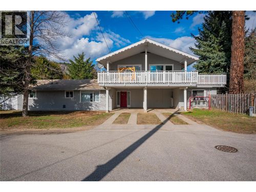 425 8th Avenue, Montrose, BC, V0G1P0 | Card Image
