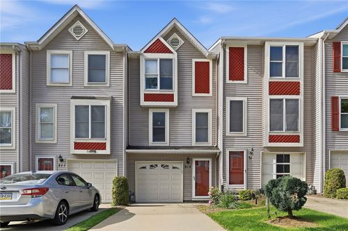 313 Hamlet Ct, Pittsburgh, PA, 15227-4356 | Card Image